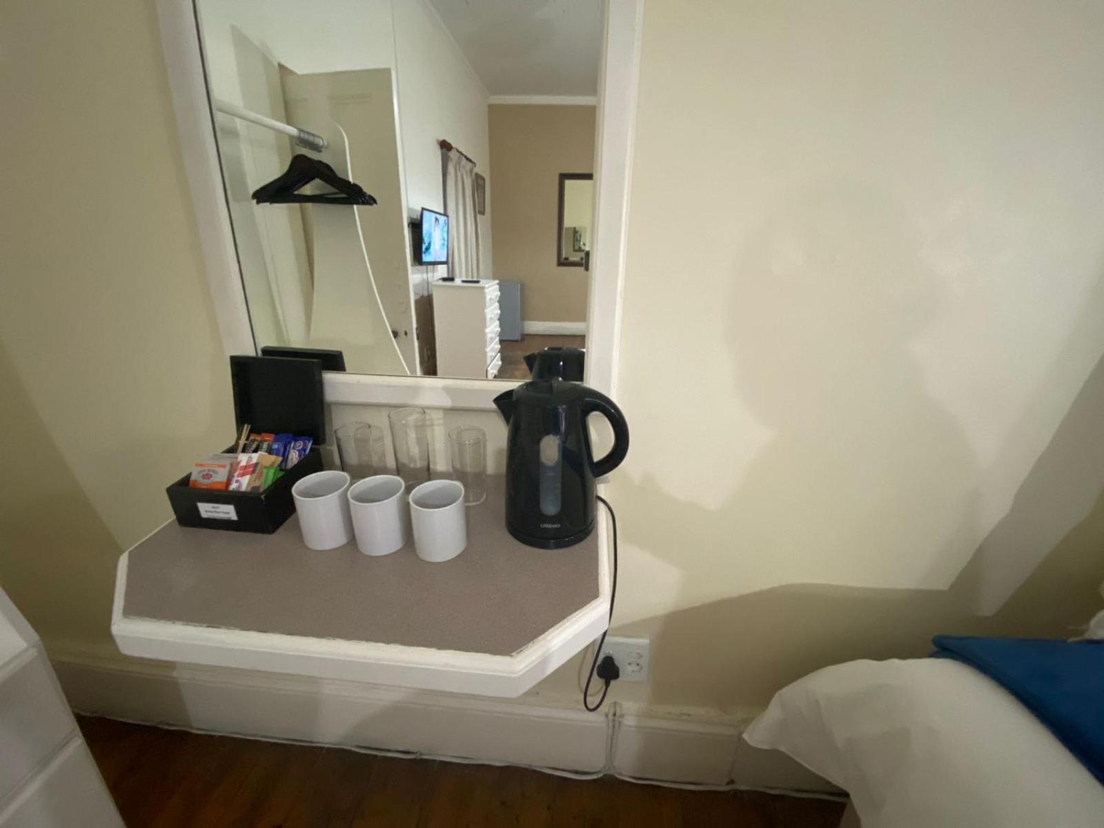 Green Door Guesthouse Mosselbaai Kamer foto