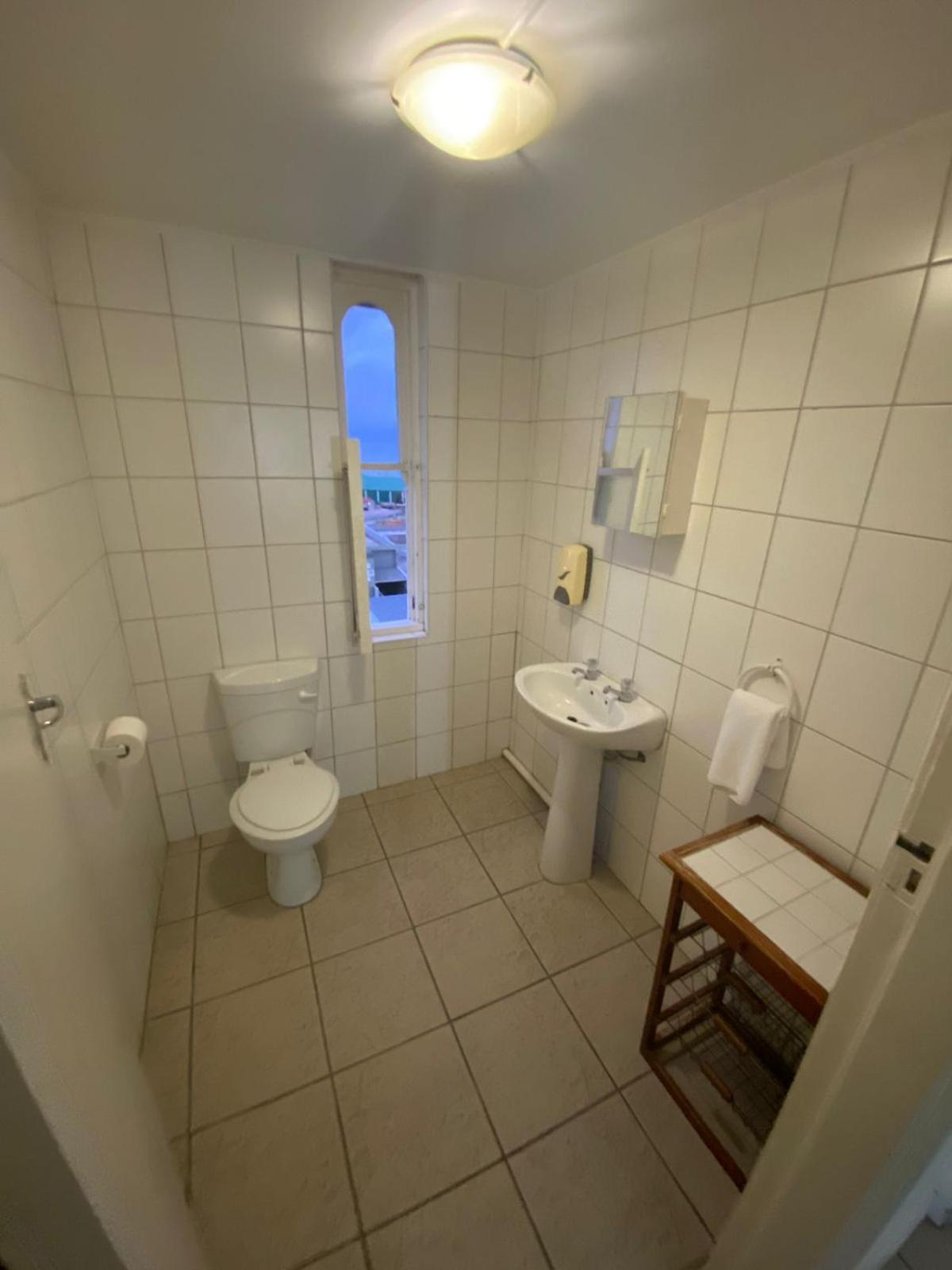 Green Door Guesthouse Mosselbaai Kamer foto