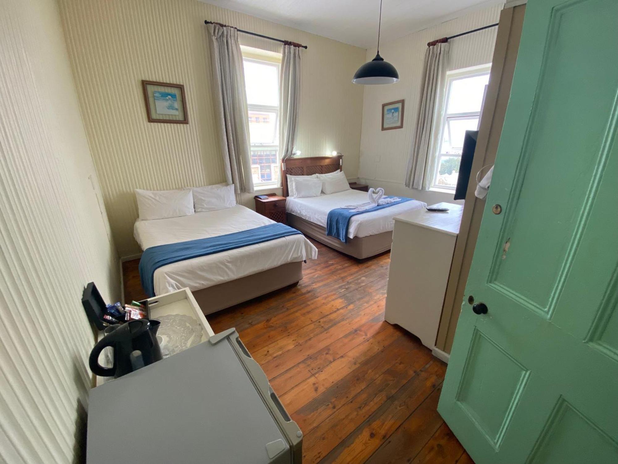Green Door Guesthouse Mosselbaai Kamer foto
