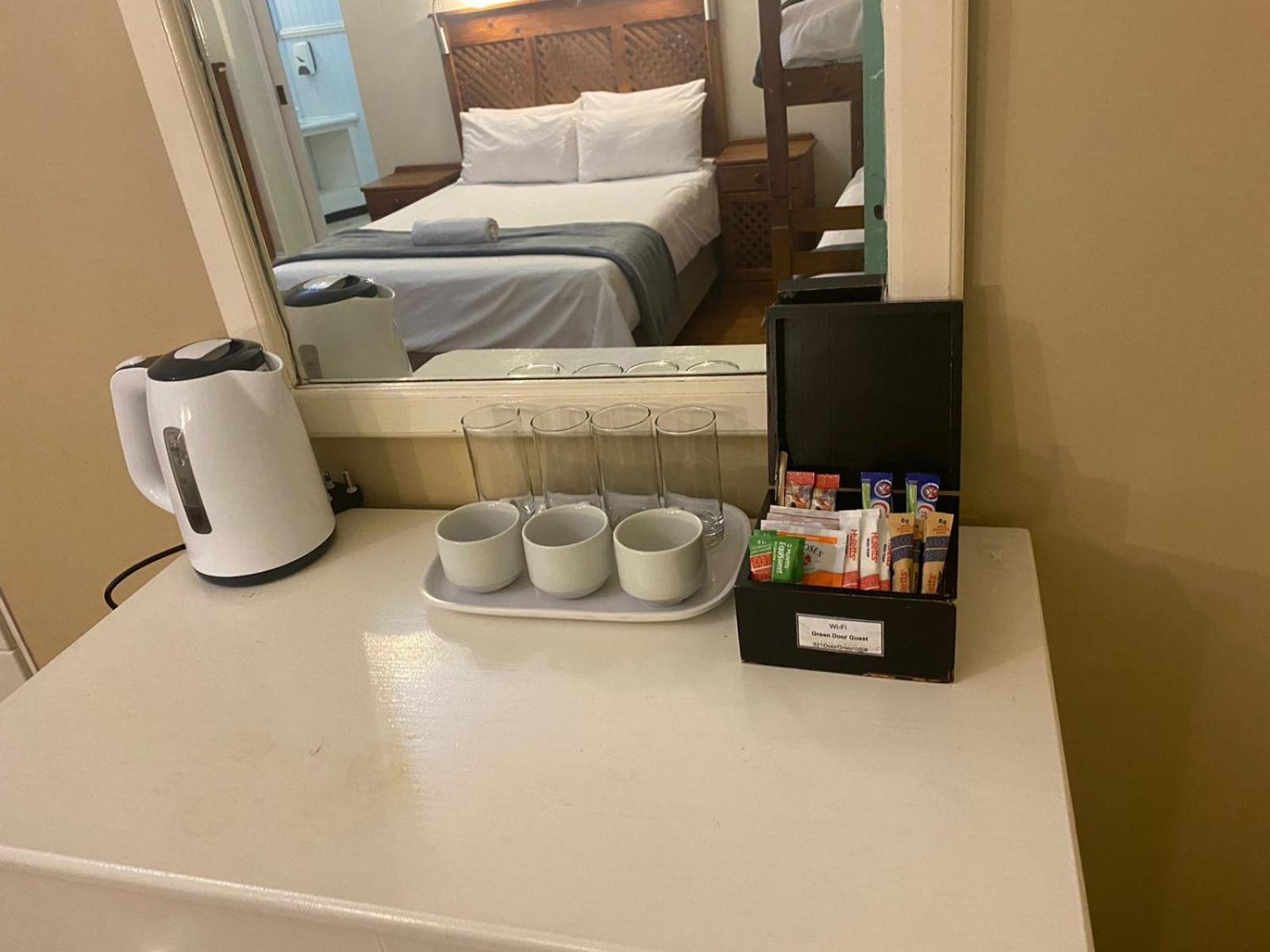 Green Door Guesthouse Mosselbaai Kamer foto