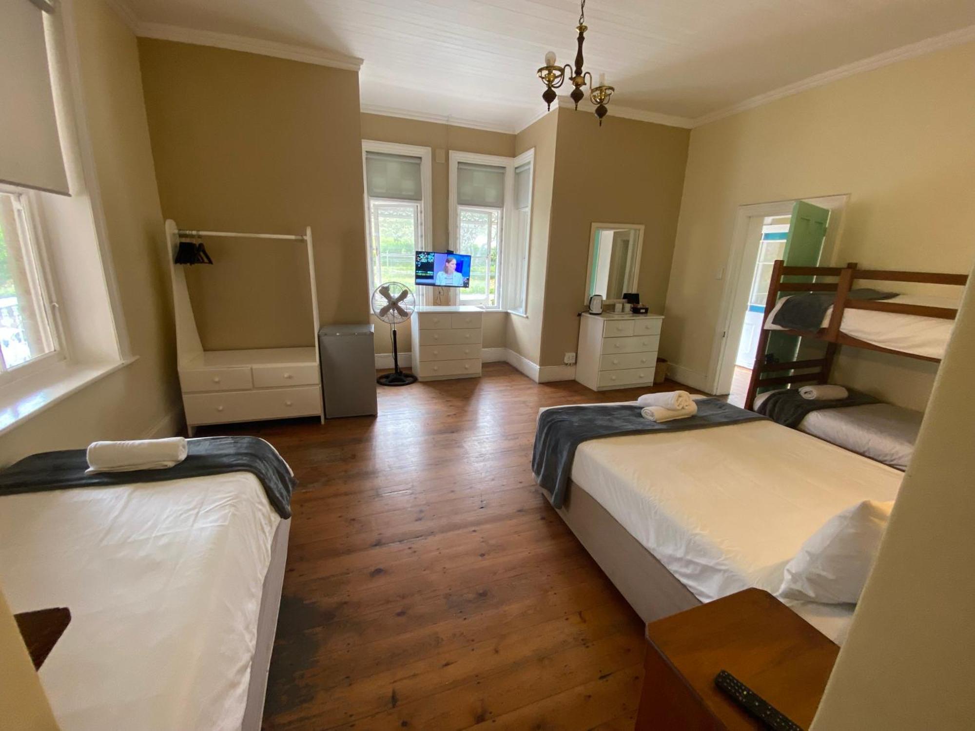 Green Door Guesthouse Mosselbaai Kamer foto