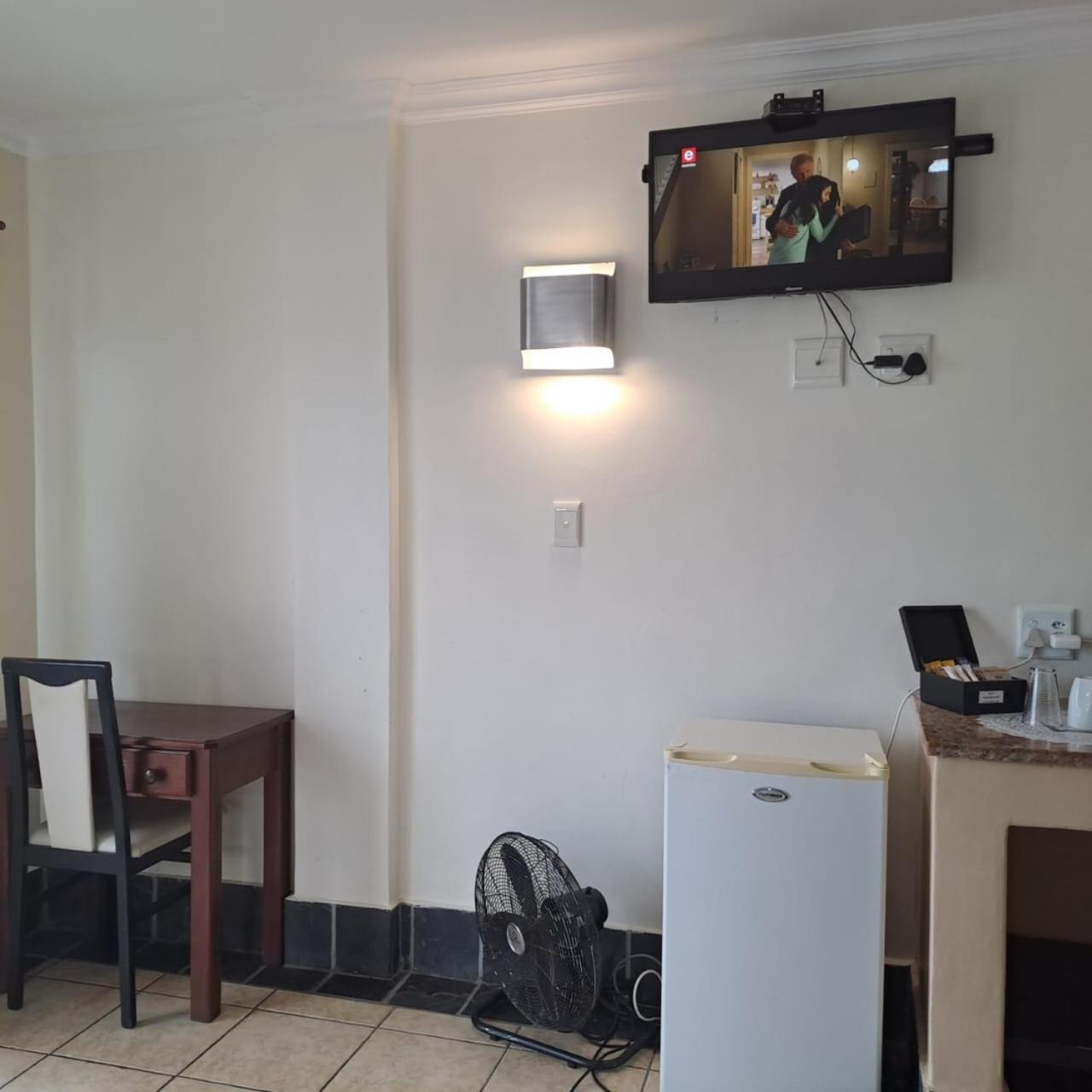 Green Door Guesthouse Mosselbaai Kamer foto