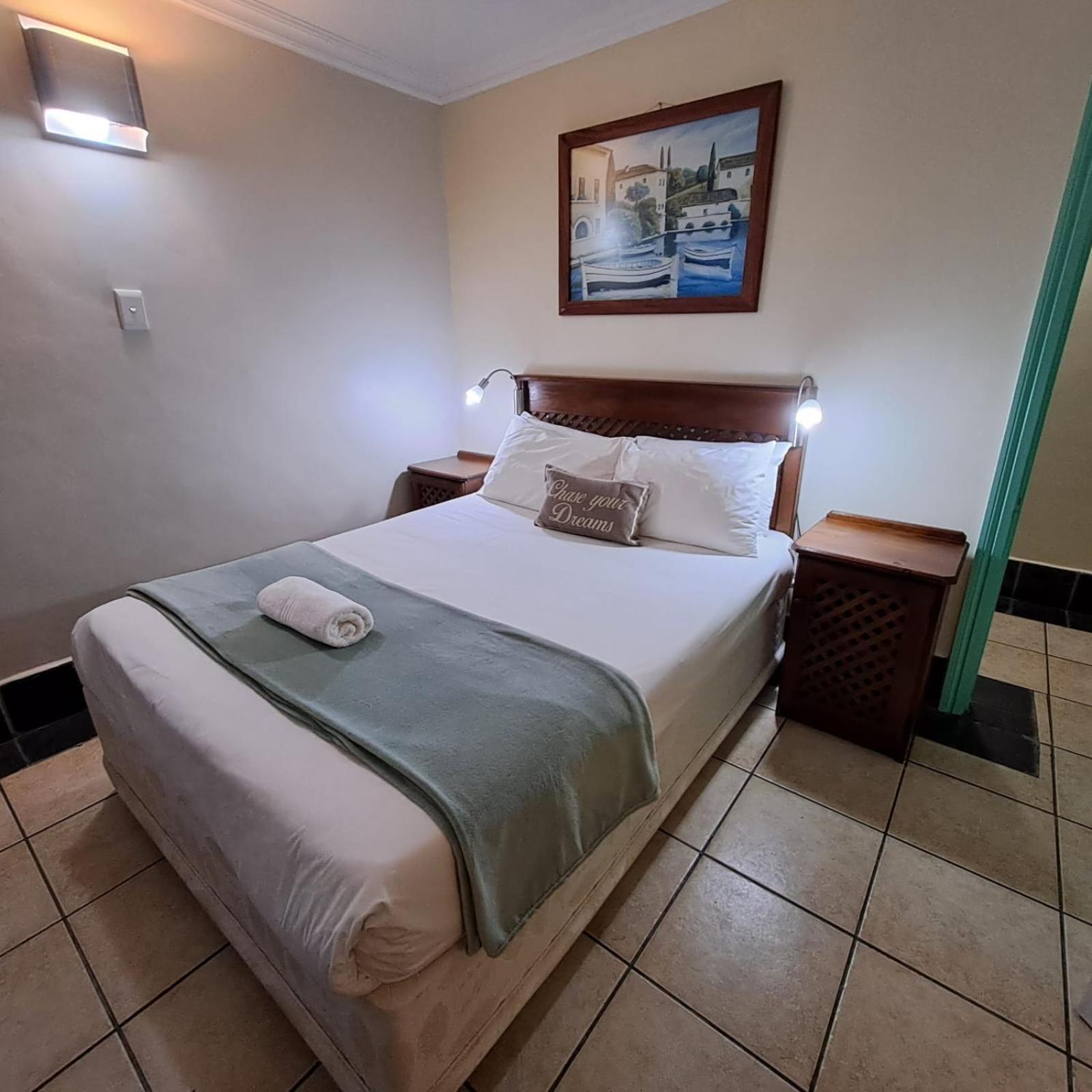 Green Door Guesthouse Mosselbaai Kamer foto