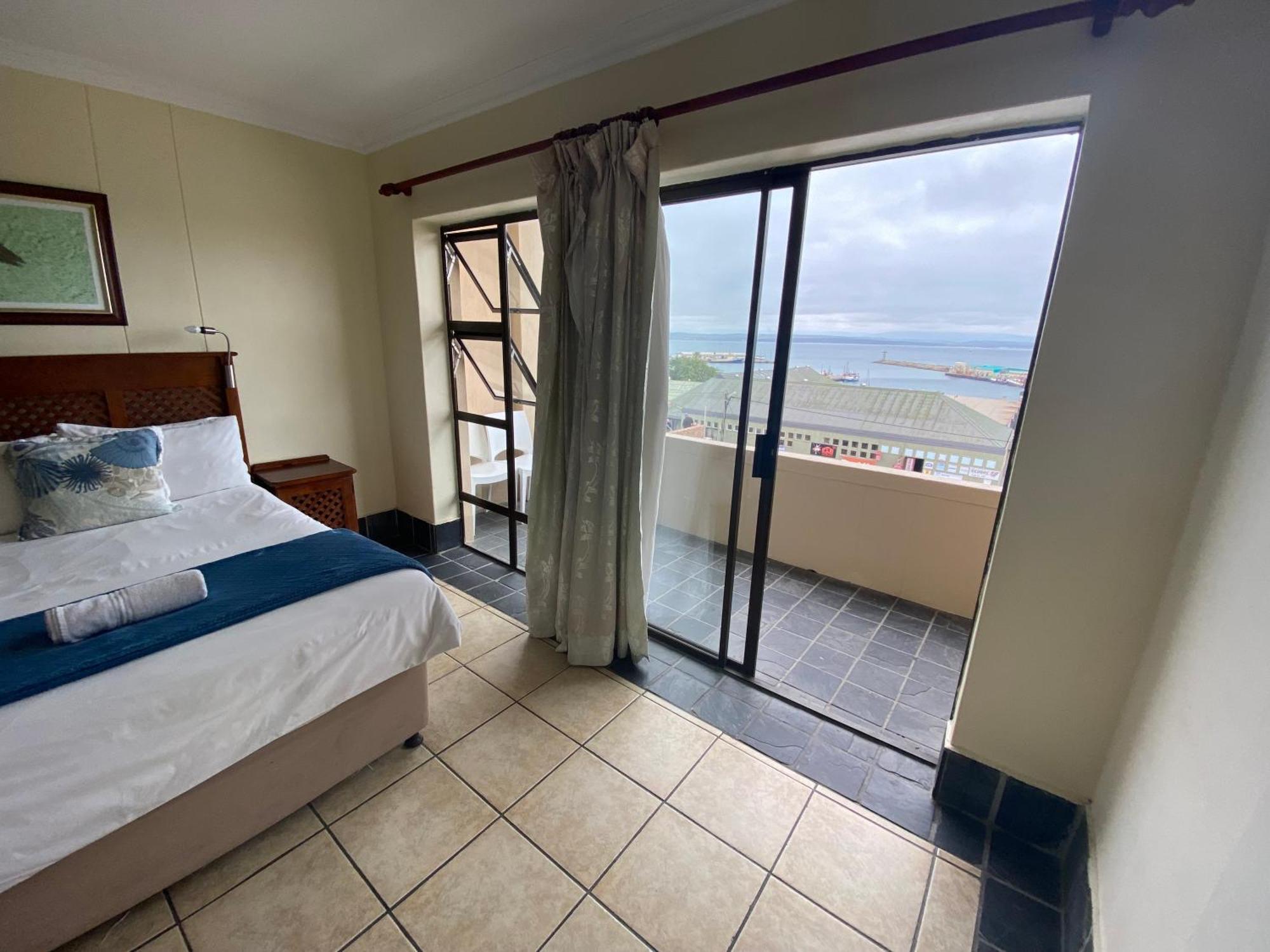 Green Door Guesthouse Mosselbaai Kamer foto
